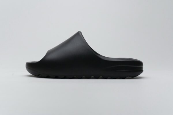 FB6348 adidas Yeezy Slide “Black” - Image 8