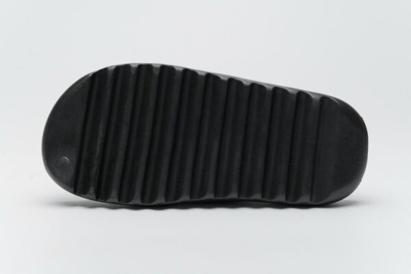 FB6348 adidas Yeezy Slide “Black” - Image 10